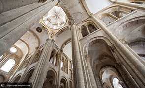 Intérieur de l’église abbatiale Sainte-Foy Conques