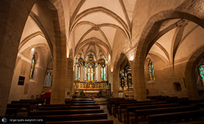 Intérieur église d’Estaing