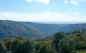 Vue sur la vallée vers Saint-Chély-d’Aubrac